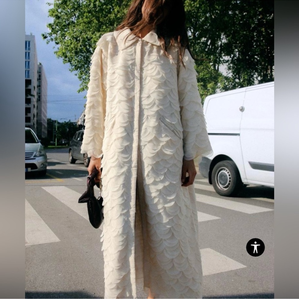 ZARA BIB COLLAR PETAL COAT - Picture 8 of 16